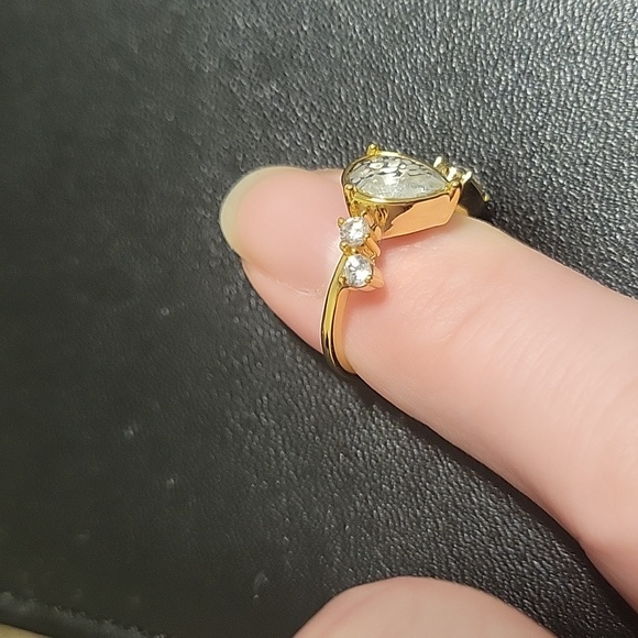 ST bath bomb Golden abstract ring, size 6 - Picture 2 of 5